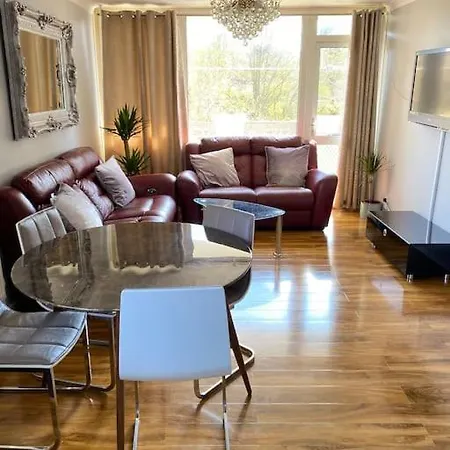 Entire Flat, Comfortable 2 Double Bedrooms London Exterior photo