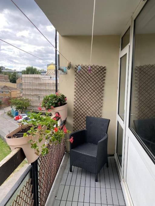 Entire Flat, Comfortable 2 Double Bedrooms Appartamento *